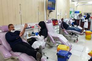 با استقرار یک روزه تیم سیار انتقال خون در مرکز خدمات جامع سلامت شهر گله دار، ۸۰ نفر از شهروندان در راستای مسوولیت های اجتماعی برای یاری رساندن به بیماران، در برنامه اهدای خون شرکت کردند.