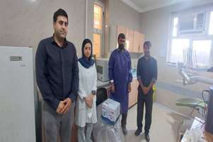 اهدای دستگاه آمالگاماتور به بخش دندانپزشکی مرکز خدمات جامع سلامت وراوی به یاد مرحوم عباس ایزدی